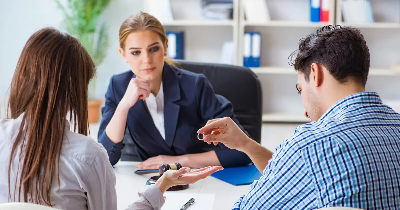 Jak znaleźć dobrego adwokata rozwodowego? Praktyczny przewodnik krok po kroku